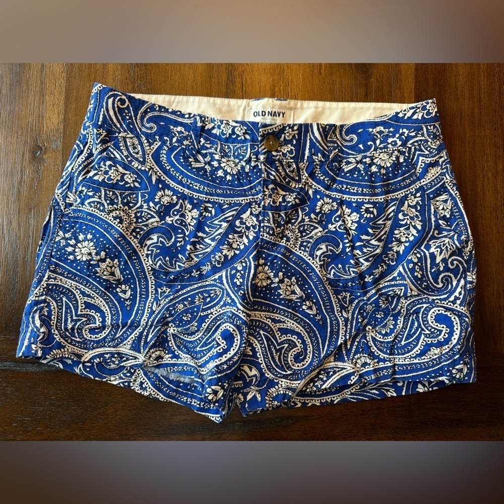Old Navy Women's High Waist Blue Patterned Shorts- size 6